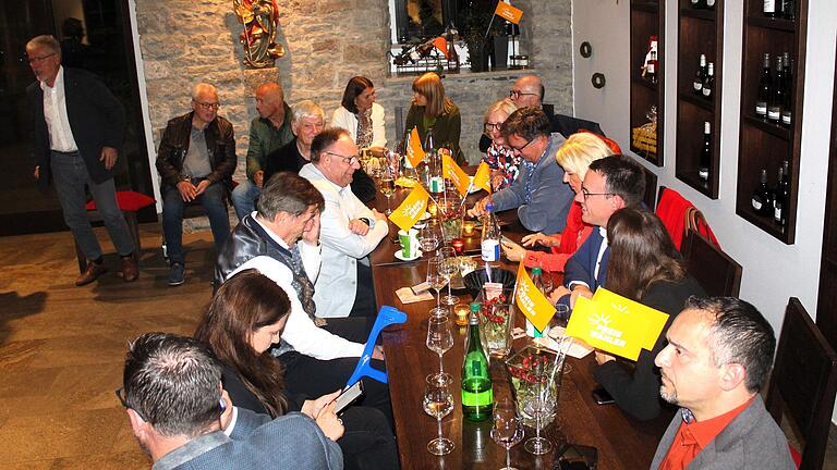 Ob es reichen wird? Das war die große Frage am Sonntagabend in Dettelbach. Mit 16,5 Prozent fuhr Felix Wallström im Landkreis ein gutes Ergebnis ein. Ob es reichen wird? Das war die große Frage am Sonntagabend in Dettelbach. Mit 16,5 Prozent fuhr Felix Wallström im Landkreis ein gutes Ergebnis ein.