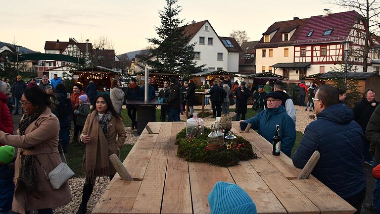 Ein voller Erfolg war am vergangenen Wochenende der liebevoll gestaltete Weihnachtsmarkt am Wombacher Dorfplatz.