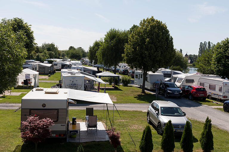 Ab Pfingsten sollen auch Campingplätze wieder öffnen dürfen. Unser Bild aus dem vergangenen Sommer zeigt den Campingplatz Ankergrund bei Volkach.