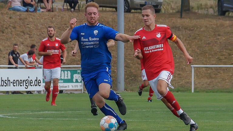 Der TSV Trappstadt (vorne links Luca Derlet) kam in Oberschwarzach mit 1:8 unter die RäderI