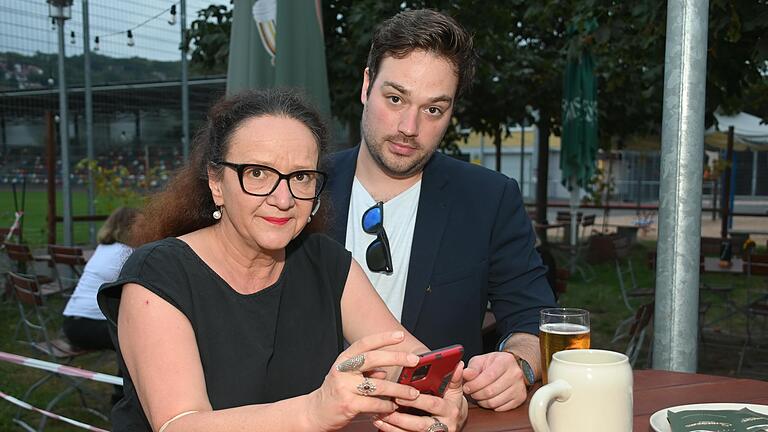 Die Zuspitzung des Wahlkampfs auf die drei Kanzlerkandidaten sehen Simone Barrientos und der Co-Vorsitzende des Linken-Kreisverbands Würzburg, Dominik Kuzmek, als einer der wesentlichen Gründe für das schlechte Abschneiden bei der Bundestagswahl.