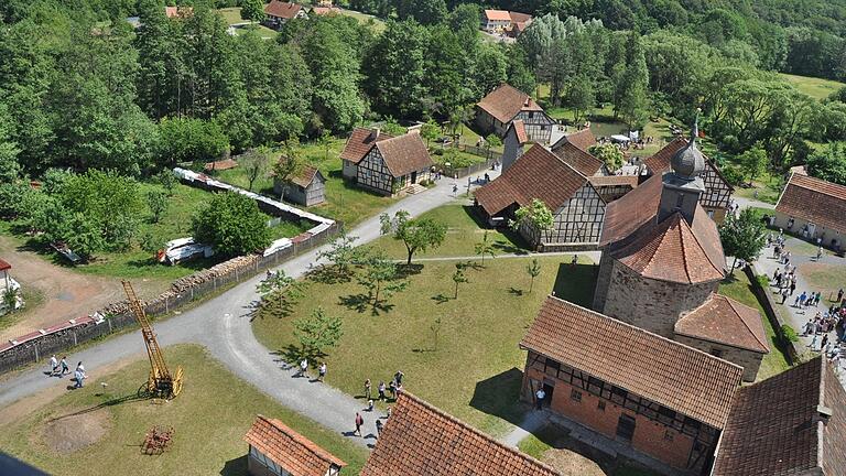 Trotz Corona-Pandemie kann man im Fränkischen Freilandmuseum Fladungen mit den Besucherzahlen zufrieden sein. Immerhin lag die Zahl der Gäste in diesem Jahr bei 36.790, 2019 waren es noch 58.449.