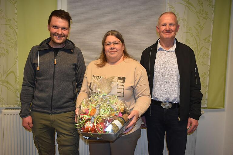 Für ihr langjähriges Engagement beim TSV Brendlorenzen wurden Silke Werner und Marco Pfister (links) vom Vorsitzenden Jürgen Maul ausgezeichnet. Es fehlen Michael Dietz und Gudrun Denner. Für ihr langjähriges Engagement beim TSV Brendlorenzen wurden Silke Werner und Marco Pfister (links) vom Vorsitzenden Jürgen Maul ausgezeichnet. Es fehlen Michael Dietz und Gudrun Denner.
