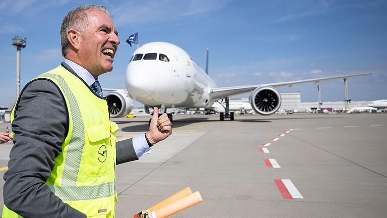 Lufthansa erhält Lizenz zum Umbau von Boeing-Langstreckenjet       -  Künftig darf Lufthansa Technik die Kabinen der Boeing Dreamliner umbauen. (Archivbild)