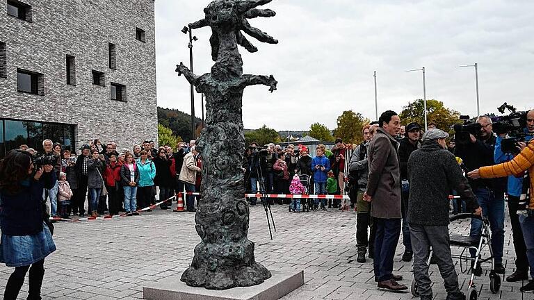 Die Skulptur in voller Pracht. Die Skulptur in voller Pracht.