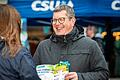 Stefan Köhler, der unterfränkische Bauernpräsident, ist künftig auch Abgeordneter im Europaparlament. Das Bild zeigt ihn im Wahlkampf-Endspurt in Würzburg.