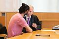 Der 31-Jährige und sein Verteidiger Axel Küster besprechen sich. Foto: Jonas Wenzel       -  Der 31-Jährige und sein Verteidiger Axel Küster besprechen sich. Foto: Jonas Wenzel