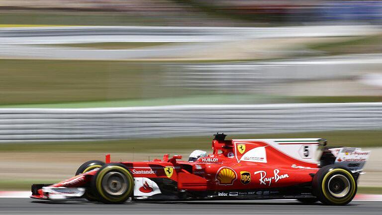 Vettel       -  Sebastian Vettel geht mit einer auf sechs Punkte geschmolzenen WM-Führung auf Hamilton in den Grand-Prix von Monaco in zwei Wochen. Foto: Manu Fernandez