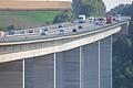 In der Nähe der A-7-Autobahnbrücke bei Marktbreit finden zurzeit Ausbesserungsarbeiten auf der Fahrbahn statt.