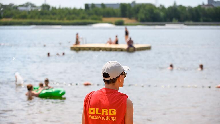 DLRG.jpeg       -  Rettungsschwimmer retteten im vergangenen Jahr 836 Menschen.