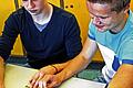 Wege der Freiheit dargestellt: Die Schüler Sven Schöppach und Benedikt Wallrapp werden für ihr Labyrinth beim Wettbewerb &bdquo;17. Juni: Freiheit gestalten&ldquo; in Berlin ausgezeichnet.