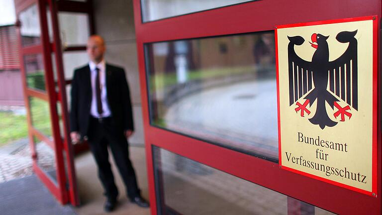 Verschwiegene Behörde: das Bundesamt für Verfassungsschutz in Köln. Verschwiegene Behörde: das Bundesamt für Verfassungsschutz in Köln.