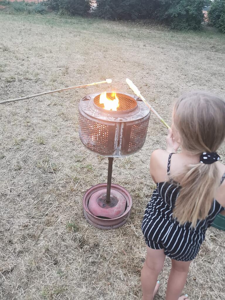 Stockbrot grillen war am Abschlussabend angesagt.