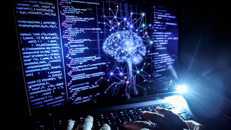 Künstliche Intelligenz (KI)       -  KI-Anwendungen sollen nun transparent für Verbraucher gekennzeichnet werden. (Archivbild)