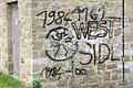 Eine Schwarze Sonne und rechtsextreme Zahlencodes: Diese Schmierereien an einer Trafostation in Westheim lassen auf eine radikale Gesinnung schließen.