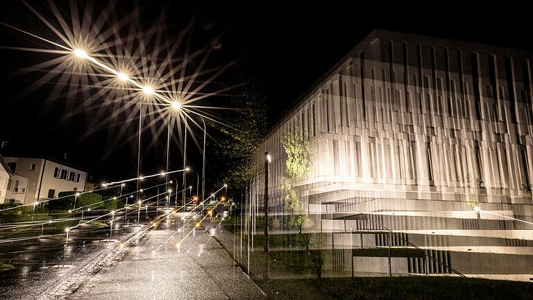 Ein 22-Jähriger stand jetzt in Haßfurt vor Gericht. In der Verhandlung ging es um die Geschehnisse nach einer Weihnachtsfeier im vergangenen Dezember. Ein 22-Jähriger stand jetzt in Haßfurt vor Gericht. In der Verhandlung ging es um die Geschehnisse nach einer Weihnachtsfeier im vergangenen Dezember.