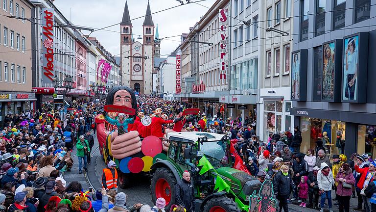 Zehntausende Narren kamen 2020 zum Faschingszug nach Würzburg (Archivbild). Da wusste noch niemand, dass es eine zweijährige Pause geben würde. In diesem Jahr ist es aber wieder soweit, am Faschingssonntag, 19. Februar, gibt es wieder einen Zug durch Würzburgs Straßen.