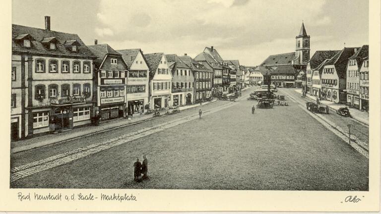 Der Marktplatz von Bad Neustadt in früheren Zeiten (Aufnahme etwa aus den vierziger Jahren).