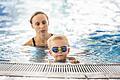 Damit Kinder richtig Schwimmen lernen, müssen einige Dinge beachtet werden. Schwimmlehrerin Ramona Weidinger kennt sich aus und hat gute Tipps parat.