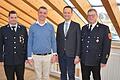 Von links: Kreisbrandmeister Gefahrgut Ralf Weber, Carl-Heinrich Graser, Landrat Florian Töpper und Kreisbrandrat Holger Strunk&nbsp;(das Foto entstand vor den Einschränkungen durch die Corona-Pandemie).