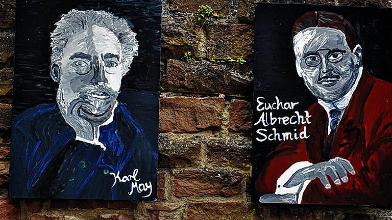 Autor und Verleger: Die Bilder haben Schüler der Staatlichen Realschule gemalt.