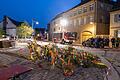 Der Obernbreiter Maibaum mit seiner geschmückten Krone liegt am Boden. Wie es zu dem Unglück am Dorfplatz kommen konnte, ermittelt nun die Polizei.
