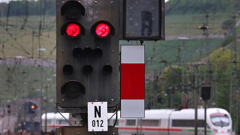 Seit Mittwochabend steht bei der Deutschen Bahn mal wieder alles still. Die GDL hat auch Lokführerinnen und Lokführer in Würzburg zum Streik aufgerufen.