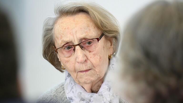 Maria Herbst wollte ein Zeichen für die Zeichen für die Demokratie setzen - und trat den Grünen bei. Maria Herbst wollte ein Zeichen für die Zeichen für die Demokratie setzen - und trat den Grünen bei.