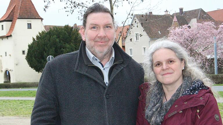 Das neue Pächterpaar, Rainer und Christine Schweser geht optimistisch an die neue Herausforderung heran. Das neue Pächterpaar, Rainer und Christine Schweser geht optimistisch an die neue Herausforderung heran. 