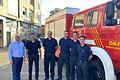 Vor der Abfahrt in Schweinfurt (von links): SKF-CFO Thomas Burkhardt und Feuerwehrkommandant Tobias Mergans verabschieden ihre Kollegen Maximilian Löber, Sebastian Weidinger, Raphael Rumpel und Frederik Hart in Richtung Ukraine.&nbsp;