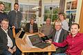 Einen der ersten Gigabit-Internetanschlüsse des kürzlich fertiggestellten neuen Glasfasernetzes der Kommunen Gräfendorf und Karsbach präsentierten die Verantwortlichen bei Familie Köhler im Ortsteil Michelau (von links): Johannes Wagenpfahl (Bürgermeister Gräfendorf)  Anderas Becker (technischer Leiter Habnet), Johannes Schmelz (Breitbandpate), Matthias Metz (Habnet-Geschäftsführer), Jürgen Weigand, (Habnet-Vertriebsleiter), Brigitte Köhler, Martin Göbel (Bürgermeister Karsbach) und Dominik Köhler.