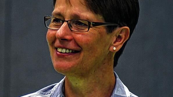 Kleinere Brötchen backen: Annegret Neumann, Vorsitzende des BC Bad Königshofen, will nach der Abmeldung der Regionalliga- und nun auch der Bayernligamannschaft mit intensiver Jugendarbeit einen Neuaufbau anpacken. Kleinere Brötchen backen: Annegret Neumann, Vorsitzende des BC Bad Königshofen, will nach der Abmeldung der Regionalliga- und nun auch der Bayernligamannschaft mit intensiver Jugendarbeit einen Neuaufbau anpacken.