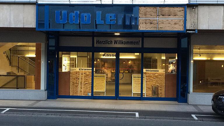 Das Einkaufhaus Udo Lermann in Marktheidenfeld ist seit eineinhalb Jahren geschlossen. Ab 2024 soll wieder neues Leben in den Bau kommen. Das Einkaufhaus Udo Lermann in Marktheidenfeld ist seit eineinhalb Jahren geschlossen. Ab 2024 soll wieder neues Leben in den Bau kommen. 