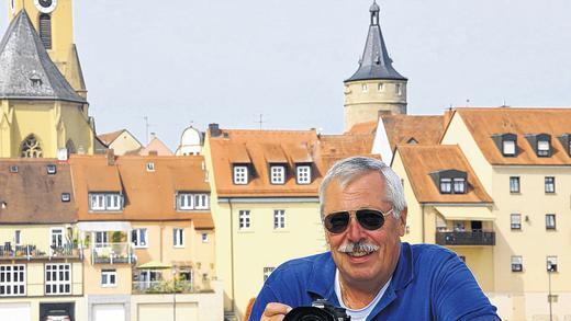 Nicht ohne Sonnenbrille und Kamera: Wenn Polizeihauptkommissar a.D. Helmut Beer auf Foto-Pirsch geht, hat er seine treuesten Diener immer griffbereit.