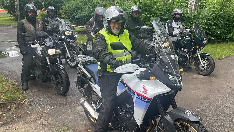 Horst Pflaum führte die Ausfahrt der Motorradfreunde Eltmann durch den Steigerwald an. Horst Pflaum führte die Ausfahrt der Motorradfreunde Eltmann durch den Steigerwald an.