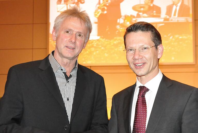 Roland Matthes (links) 2010 bei der Schweinfurter Sportgala zusammen mit Oberbürgermeister Sebastian Remelé. Roland Matthes (links) 2010 bei der Schweinfurter Sportgala zusammen mit Oberbürgermeister Sebastian Remelé.