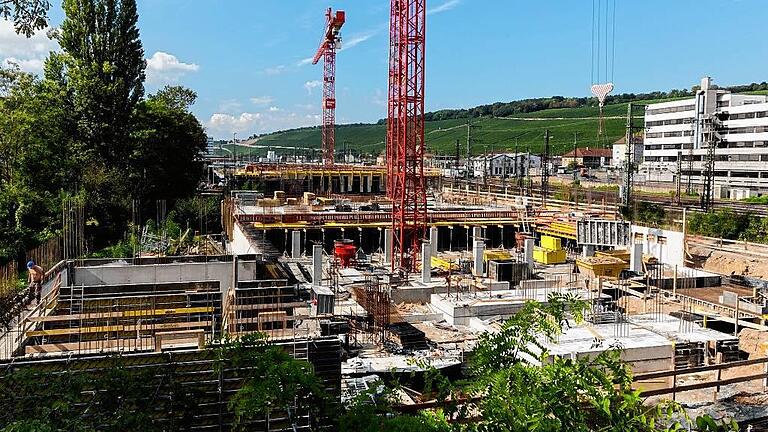 Die Baustelle des Studentenwohnheimes. Im Wintersemester 2017 sollen bereits die ersten Mieter einziehen.