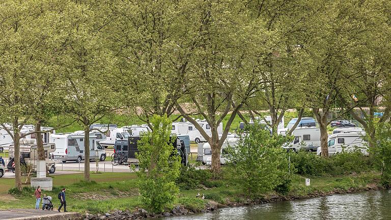 Der ehemalige Festplatz unterhalb des Flockenwerks wird längst als inoffizieller Wohnmobilstellplatz genutzt. Für eine dauerhafte Lösung fehlt dort allerdings der Platz.