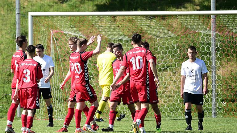 Anand Anders       -  Die besten Bilder vom vorletzten Spieltag in den Rhöner Fußballklassen.
