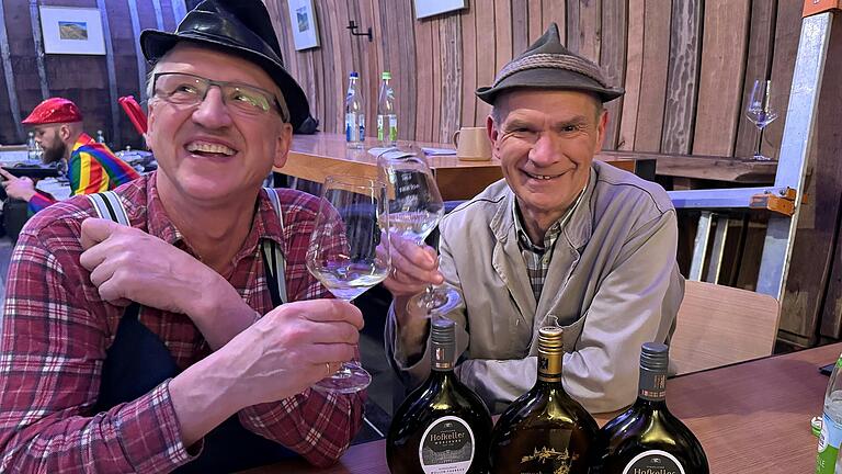 Martin Wachenbrönner und Fredi Breunig als Gotthold und Eustach bei der Aufzeichnung der Närrischen Weinprobe am 11. Januar. Martin Wachenbrönner und Fredi Breunig als Gotthold und Eustach bei der Aufzeichnung der Närrischen Weinprobe am 11. Januar.