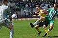 Der eine gute Moment in einem nicht guten Auftritt: Florian Pieper (rechts) erzielt für den FC 05 Schweinfurt das zwischenzeitliche 1:1, am Ende siegen die Bayreuther (im Bild Torwart Sebastian Kolbe und Dennis Lippert) mit 5:1.