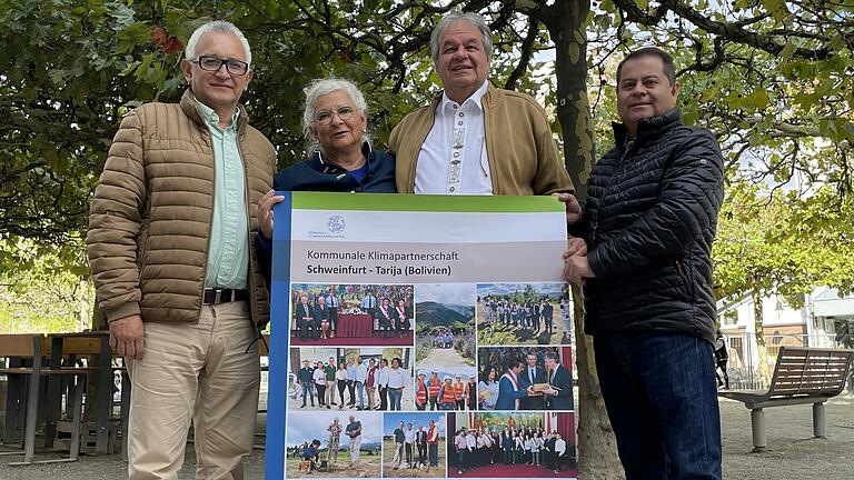 Die Klimapartnerschaft zwischen Schweinfurt und Tarija nimmt Fahrt auf. Was bisher passiert ist und welche Projekte geplant sind, präsentierten (von links) Paul Mendoza Pino, 2. Bürgermeisterin Sorya Lippert, Paul Castellanos Mealla und Marcos Lopez Soruco.