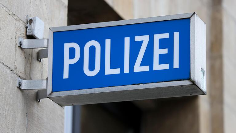 Die Würzburger Polizei informiert über eine Sprengung an der Hettstadter Steige. Die Würzburger Polizei informiert über eine Sprengung an der Hettstadter Steige. 