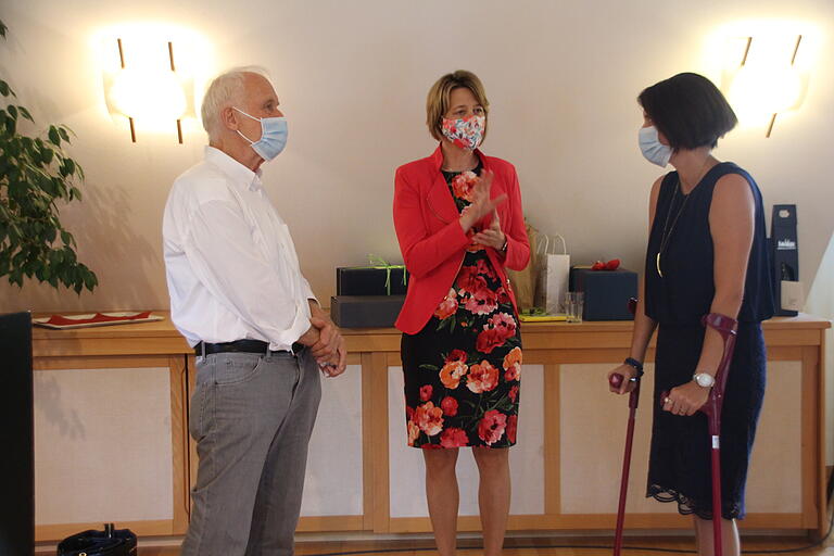 Festakt zum 75. Geburtstag: Jubilar Christian Schmincke, Bundestagsabgeordnete Anja Weisgerber und Natascha Reiter Festakt zum 75. Geburtstag: Jubilar Christian Schmincke, Bundestagsabgeordnete Anja Weisgerber und Natascha Reiter