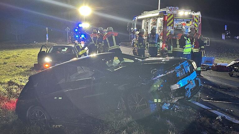 Bei einem Überholvorgang kam es am Dienstagabend bei Ottelmannshausen zu einem Unfall mit zwei Verletzten Bei einem Überholvorgang kam es am Dienstagabend bei Ottelmannshausen zu einem Unfall mit zwei Verletzten