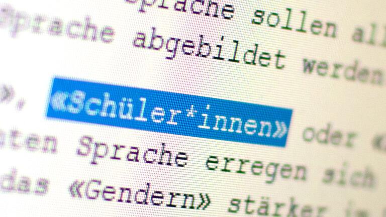 Gendergerechte Sprache.jpeg       -  Wird man so künftig nicht an Bayerns Schulen lesen: 'Schüler*innen' mit einem Gendernstern in der Wortmitte.