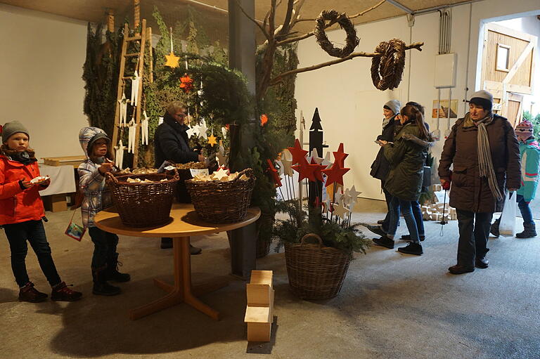 Der Advents- und Weihnachtsmarkt Langenleiten findet am am 24. und 25. November statt. Die Besucher erwarten eine Vielzahl an adventlichen und weihnachtlichen Geschenkideen und ein kulturelles Rahmenprogramm. Der Advents- und Weihnachtsmarkt Langenleiten findet am am 24. und 25. November statt. Die Besucher erwarten eine Vielzahl an adventlichen und weihnachtlichen Geschenkideen und ein kulturelles Rahmenprogramm.