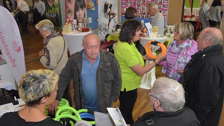 In der Grünsfelder Stadthalle präsentierten sich viele Aussteller zu allen Themen rund um Gesundheit und Vorsorge