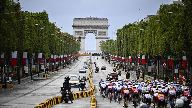 417934810.jpg       -  Tour de France 2024: Infos rund um die Etappen, den Zeitplan und die Termine eines der wichtigsten Radrennens der Welt. Die Ziel-Etappe findet dieses Jahr allerdings nicht in Paris, sondern in Nizza statt.