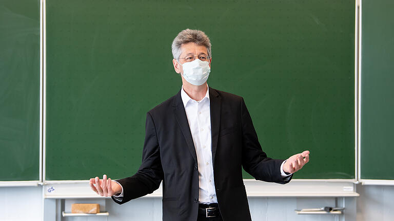 Will nach den Sommerferien zurück zum Unterricht im Klassenzimmer für alle Schüler: Bayerns Kultusminister Michael Piazolo (Freie Wähler).&nbsp;